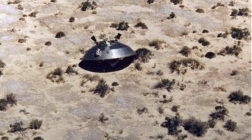 Released secret images of unidentified flying objects landing in the Nevada desert. ‎